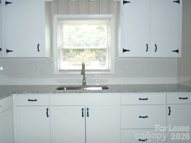 Photo - 1500 Woodhill Ln