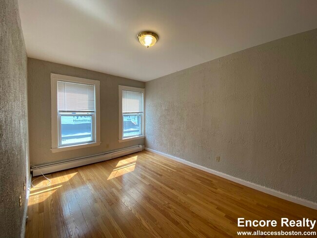 Photo - 350 Allston St Unidad 3