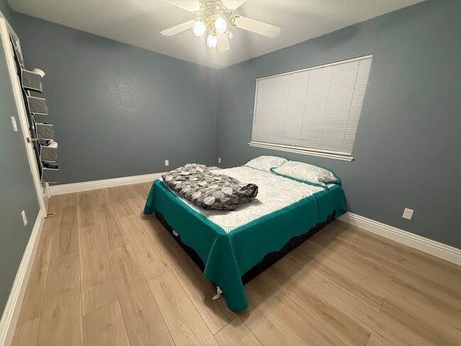 Photo - 137 Hopfield Dr