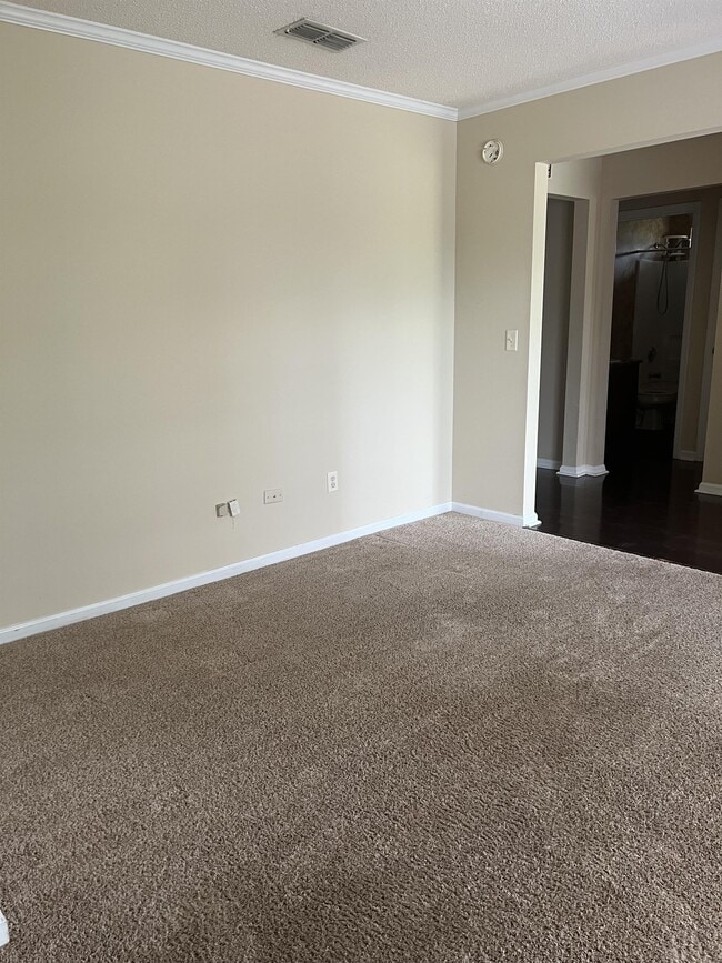 Photo - 103 Bridgemont Way