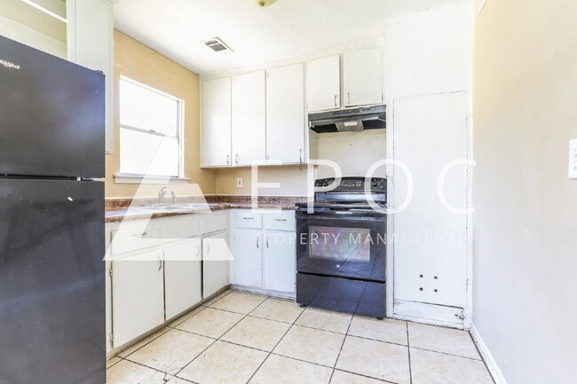 Photo - 904 Florence Rd