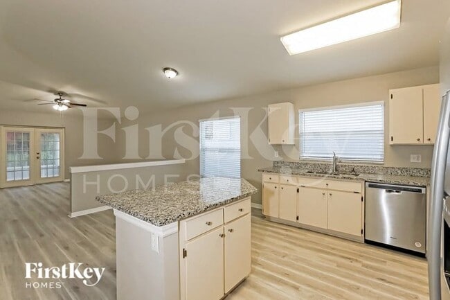 25131 Hyde Park Blvd
