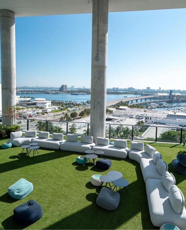 Photo - 398 NE 5th St Unidad 1510