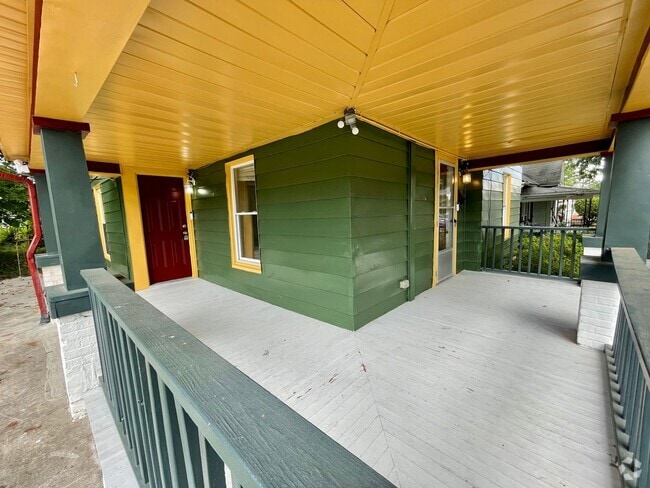 Building Photo - 313 Beech St Rental