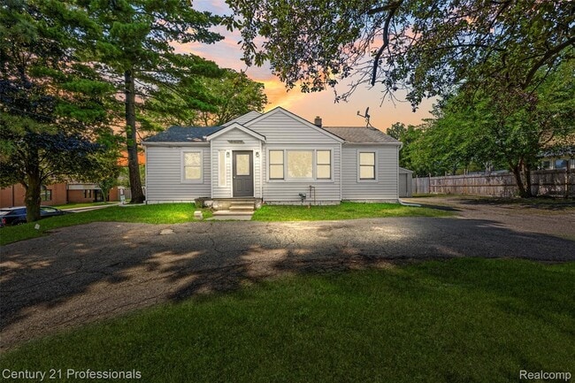 Photo - 3621 Livernois Rd