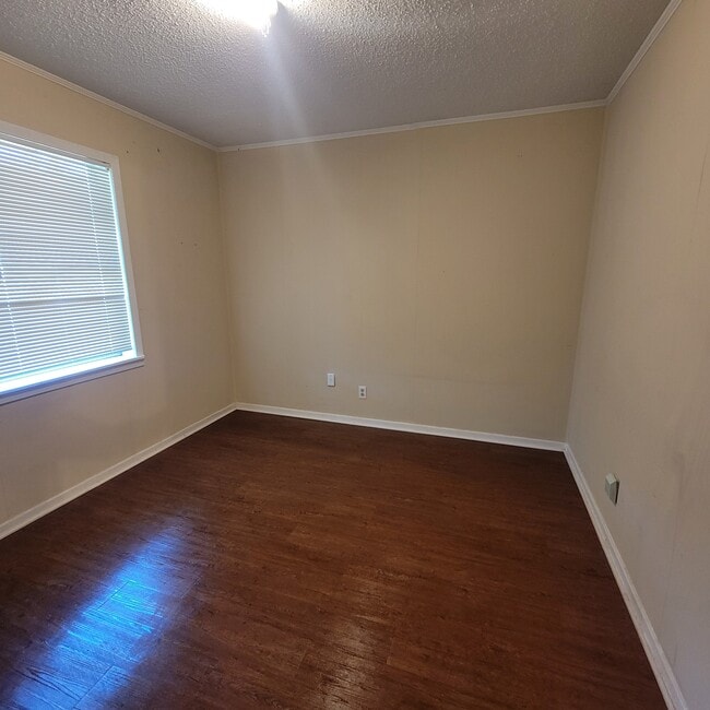 Photo - 3713 Gayton St