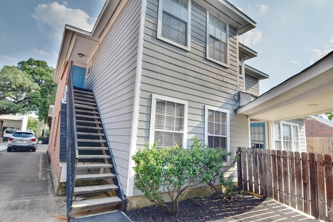 Photo - 2324 Sheridan St Unidad B