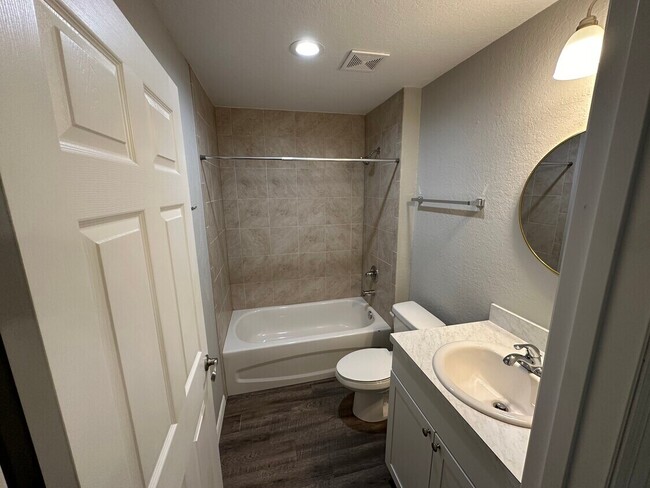 Photo - 5580 NE 35th St Unit 1