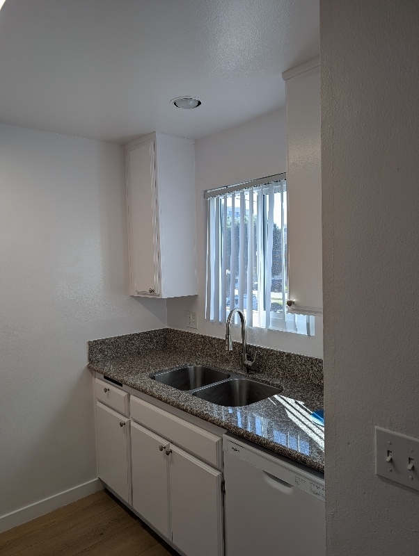 Photo - 14249 Friar St