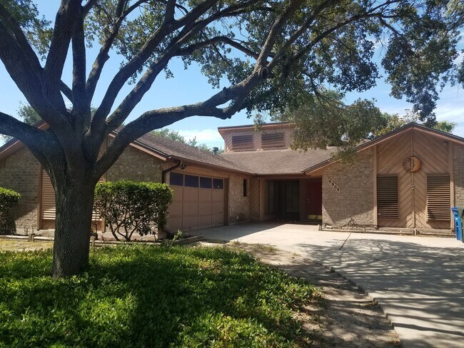 Photo - 3/2 Southside Home-Behind Athletic Club