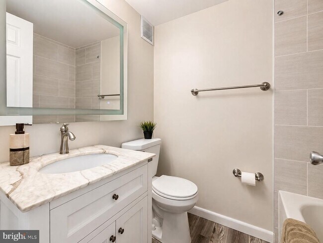 Photo - 5340 Holmes Run Pkwy Unit 1609