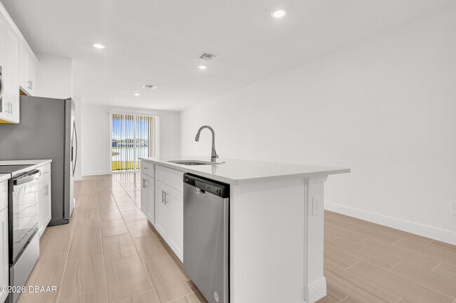 Photo - 225 Links Ter Blvd