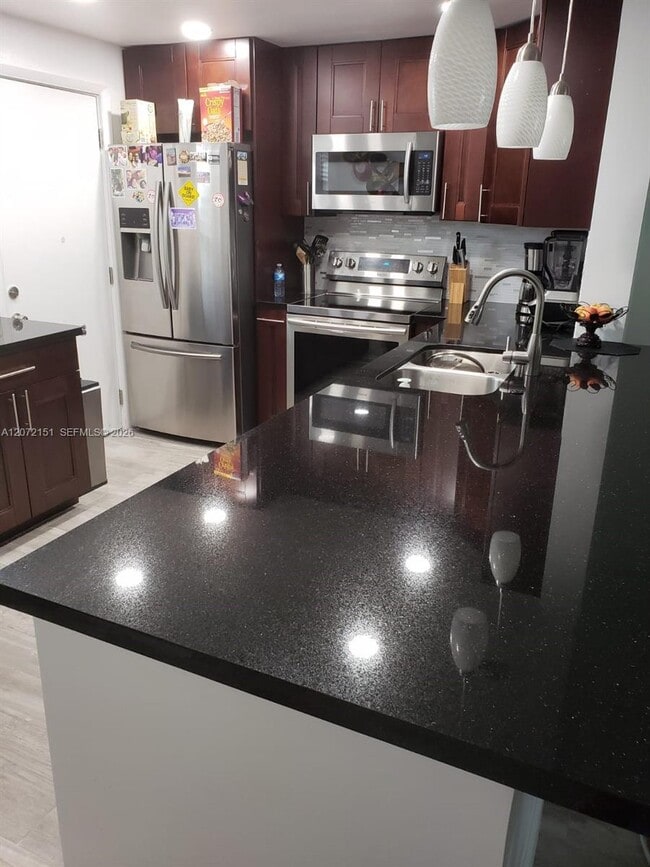 Photo - 900 NE 12th Ave Unit 302