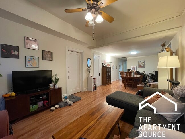 Photo - 3052 W George St