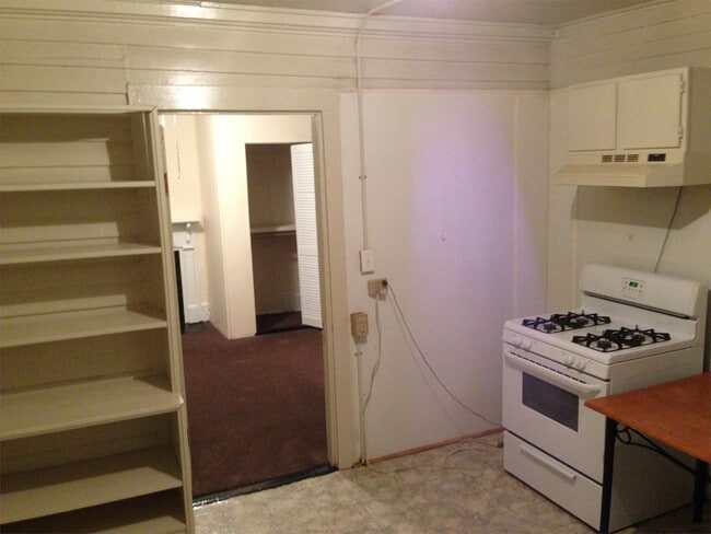 Photo - 997 Curran St NW