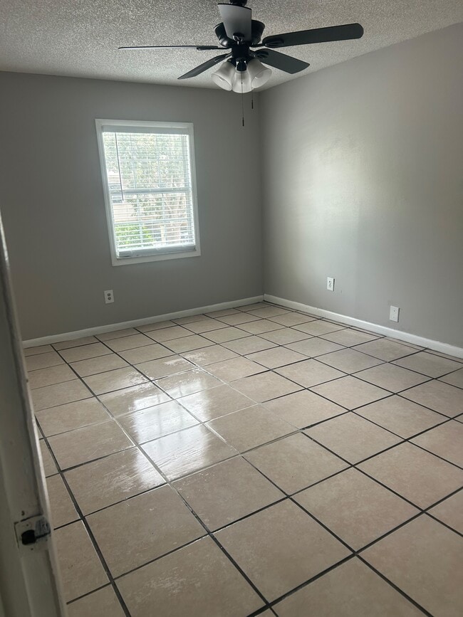 Photo - 5132 Tennis Ct Cir