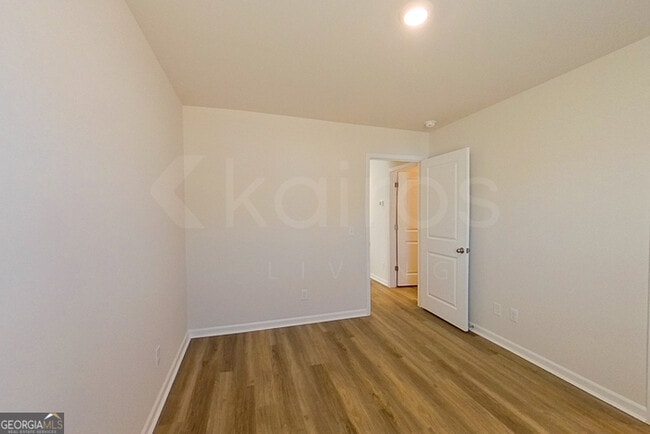 Photo - 127 Overstreet Way