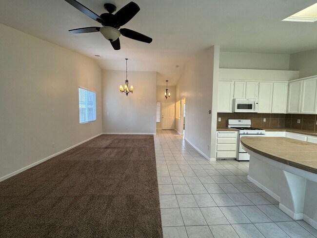 Photo - Spacious SW Bakersfield home!