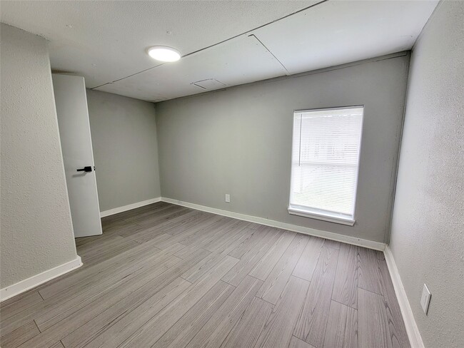 Photo - 312 Paddock St