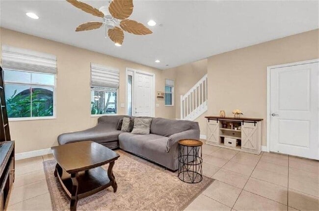 Photo - 6249 Bay Club Dr Unidad 2930 Cascada Isles Way