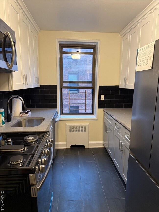 Photo - 555 McLean Ave Unit 5A