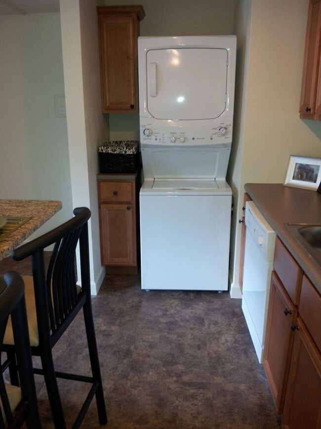 Photo - 512 E Stoughton St