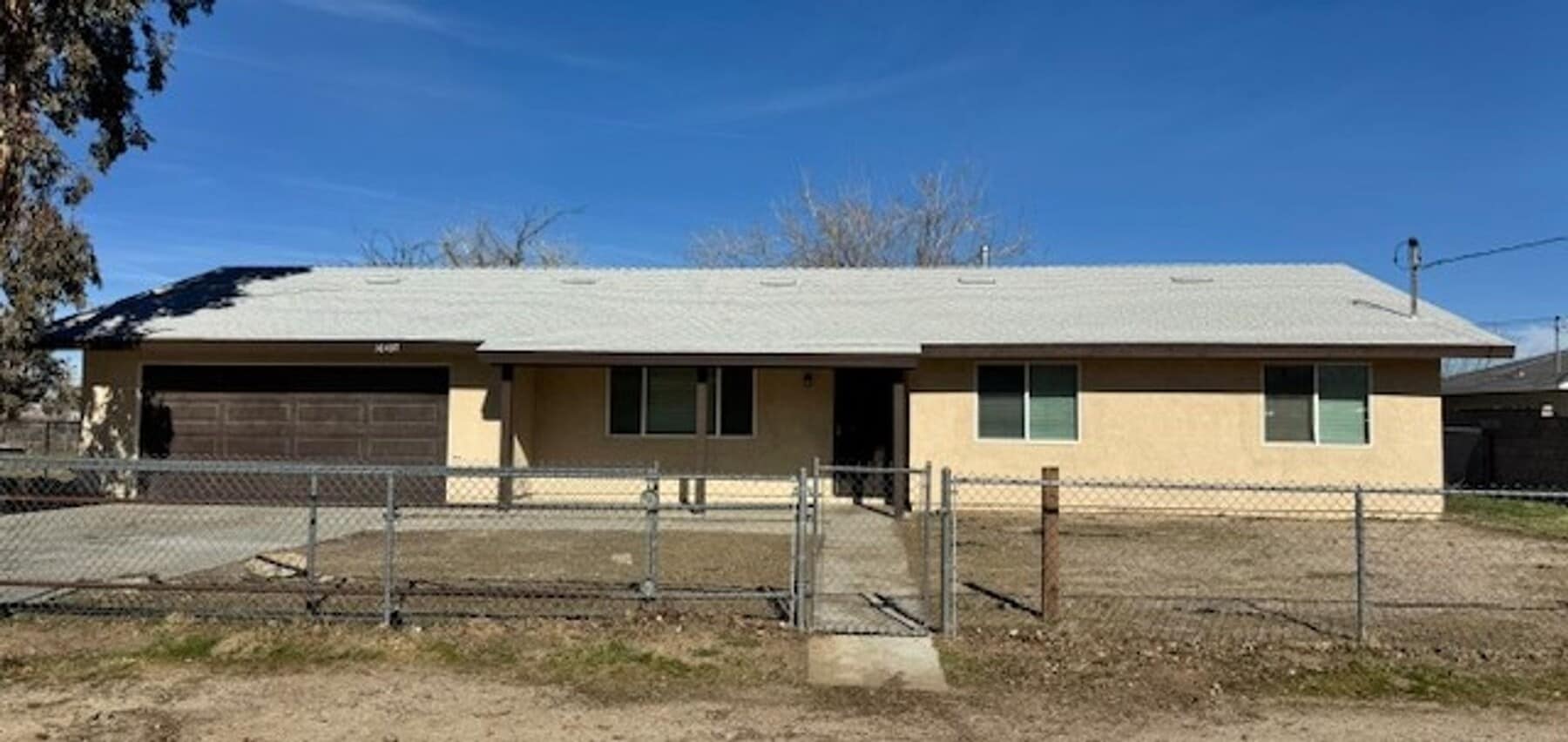 Gorgeous Remodeled 3+2 On Half Acre- $2600 - Gorgeous Remodeled 3+2 On Half Acre- $2600