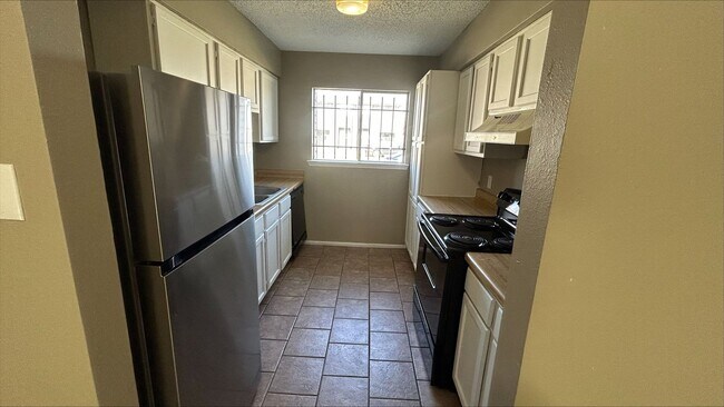 Photo - 8756 Elvin Dr Unidad D