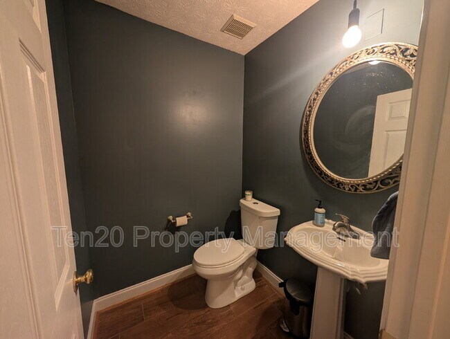 Photo - 1914 Tranquil Ln