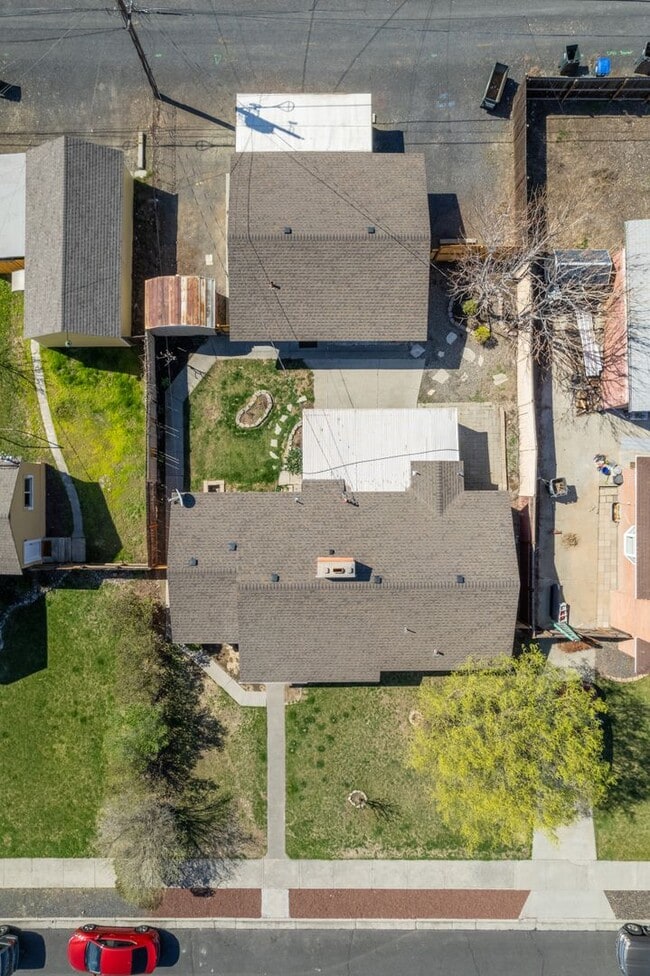 Photo - 1032 W Cascade Ave Unit B