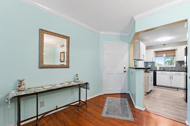 4 Westwood Ave Unit 204
