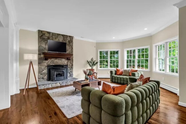 Building Photo - 7 Pymm Ct Unit ID1328117P