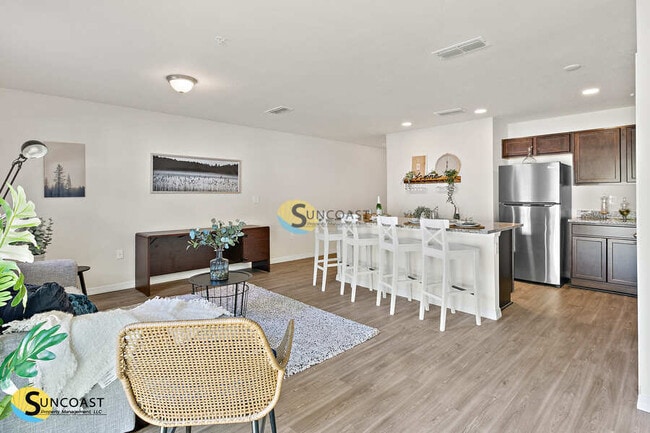 Photo - 585 Century 21 Dr Unit 4