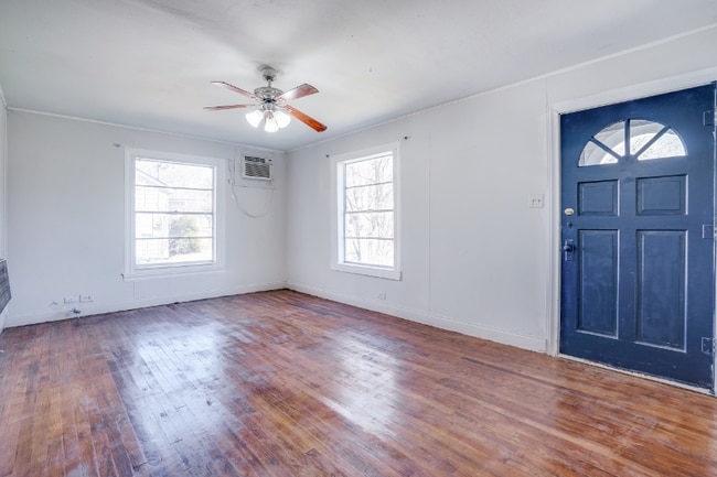 Photo - 901 N Howeth St