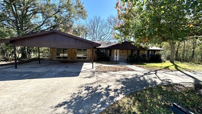 Building Photo - 140 VZ County Rd 2153