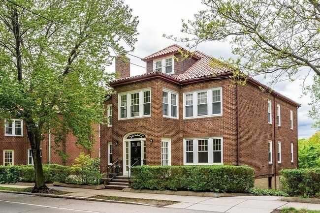 Photo - 237 Winchester St Townhome