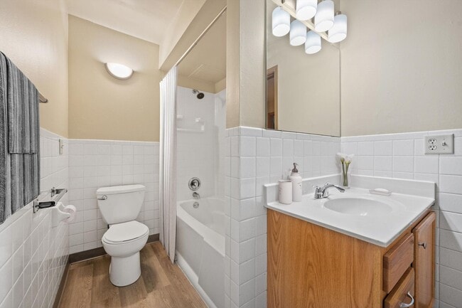Delafield Country Aire Associates LLC