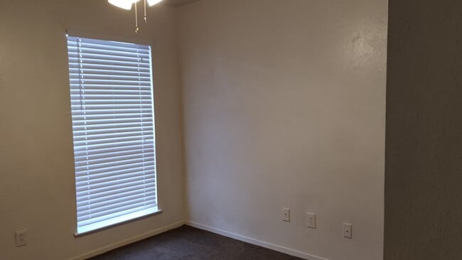 Photo - 16303 Lyons School Rd Unit 402