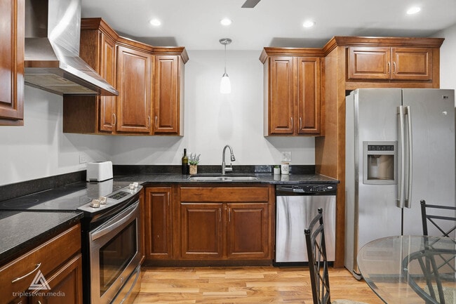 Photo - 7301 Willow Springs Rd