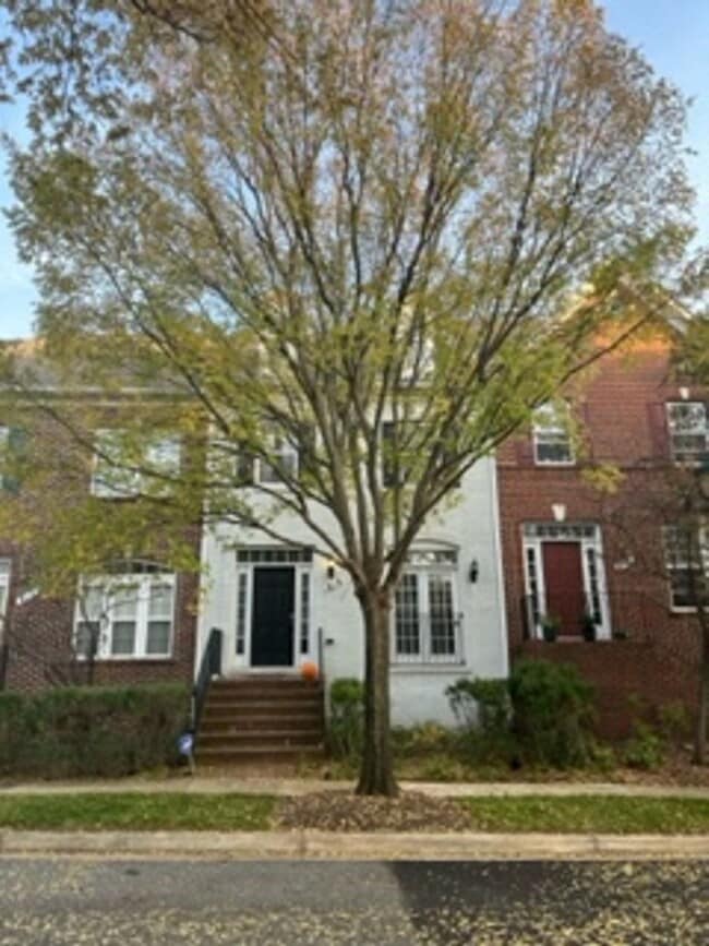 Beautiful 3 BR, 2 FB+2HB townhouse in King... - Beautiful 3 BR, 2 FB+2HB townhouse in King...