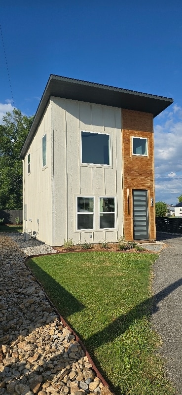 Building Photo - 404 W Wichita St Rental