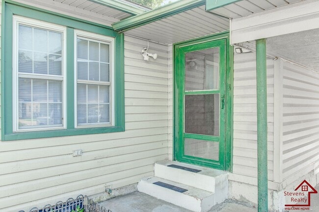 Photo - 1806 NW Lincoln Ave
