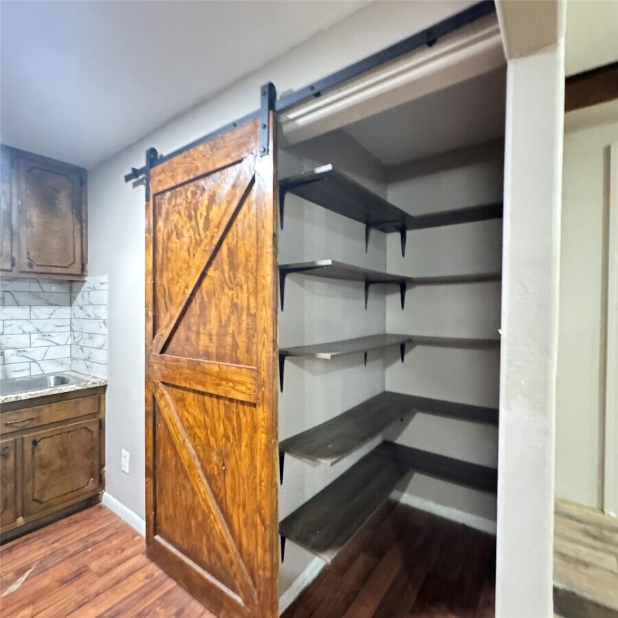 Photo - 403 Clear Lake Rd