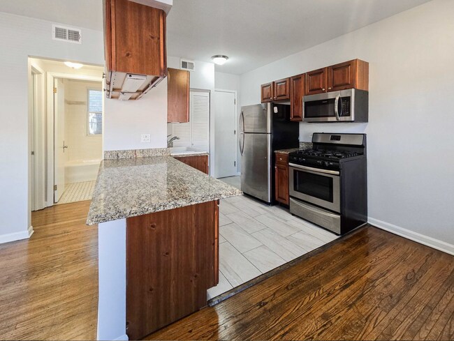 Photo - 3730 N Sheffield Ave Unit 3708-407