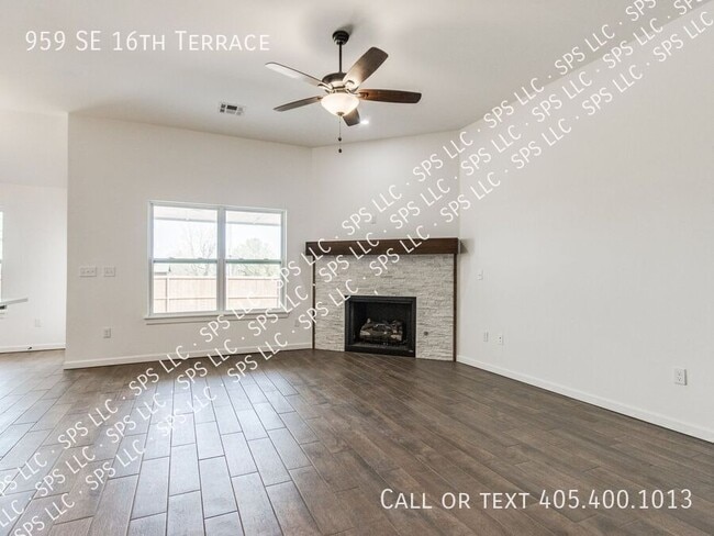 Photo - 959 SE 16th Terrace