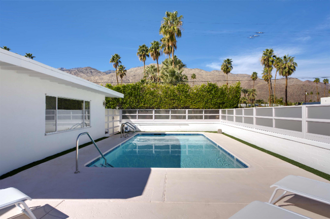 Building Photo - 975 E Camino Parocela Rental