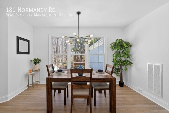 Photo - 180 Normandy Rd