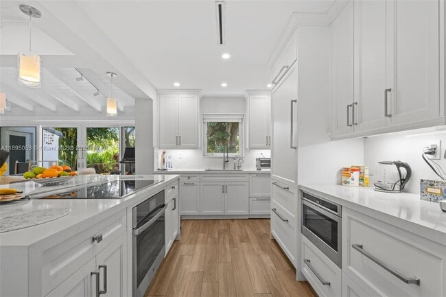 Photo - 90 NE 106th St