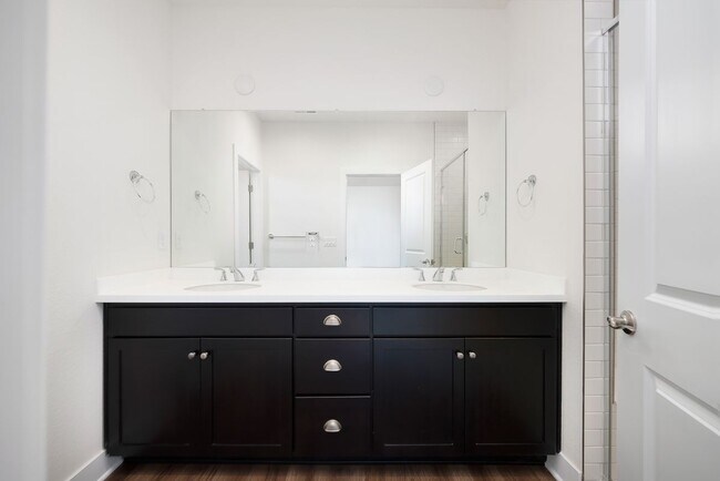 Photo - 5112 Ward Rd