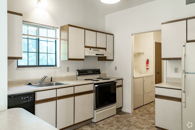 3BR, 2BA - 1,300SF - Kitchen